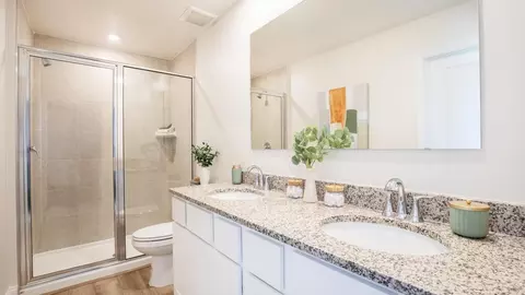 Bath - 804 SW 80th Way, Gainesville, FL 32608 photo 1 of 3