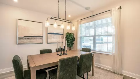 Dining - 804 SW 80th Way, Gainesville, FL 32608 photo 1 of 2