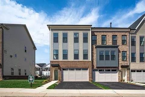 42970 Truman Ter, Ashburn, VA 20148