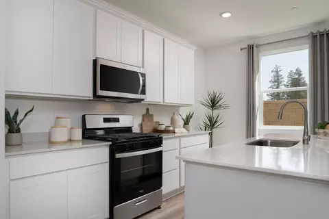Kitchen - 767 Eugenia Ave, Fresno, CA 93706 photo 2 of 2