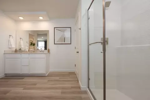Bath - 767 Eugenia Ave, Fresno, CA 93706 photo 1 of 2