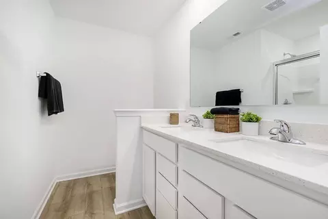 Bath - 2105 Maplewood Ln, Pendleton, IN 46064 photo 1 of 5