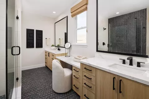Bath - 1700 Margaret Way, Dublin, CA 94568 photo 3 of 5