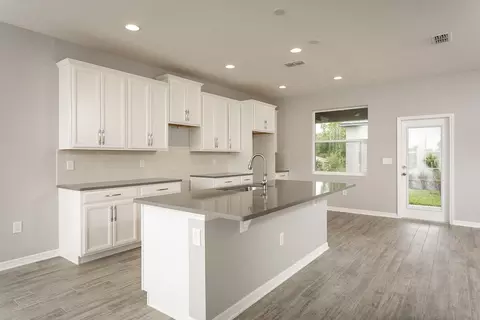 Kitchen - 5328 Teirgarten St, Saint Cloud, FL 34771 photo 2 of 4