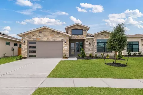 Exterior - 1908 Greenbrier Ct, Rosenberg, TX 77471 photo 8 of 10