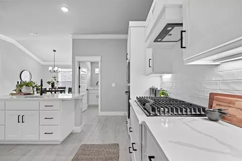 Kitchen - 101 W Seminole St, Strafford, MO 65757 photo 5 of 16