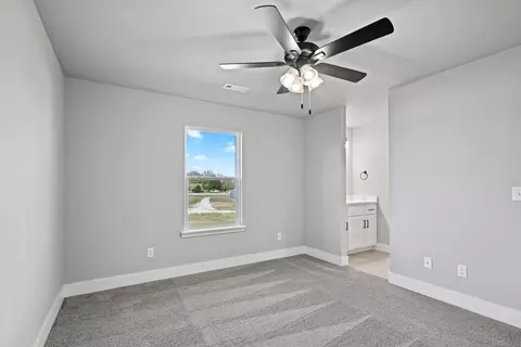 Bedroom - 101 W Seminole St, Strafford, MO 65757 photo 2 of 8