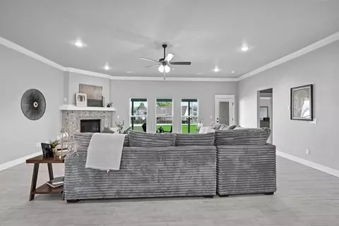 Living - 101 W Seminole St, Strafford, MO 65757 photo 1 of 7
