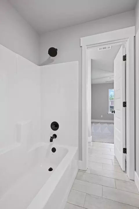 Bath - 101 W Seminole St, Strafford, MO 65757 photo 3 of 12