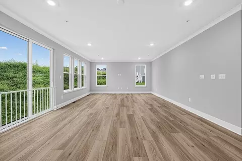 Living - 14033 Rolling Pasture Rd, Boyds, MD 20841 photo 3 of 4