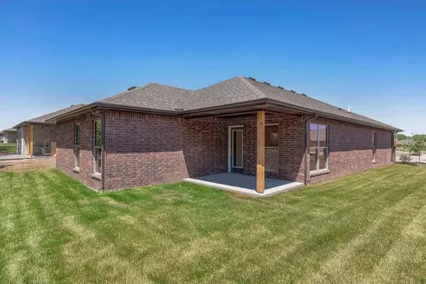 Exterior - 25490 84th St, Lenexa, KS 66227 photo 4 of 11