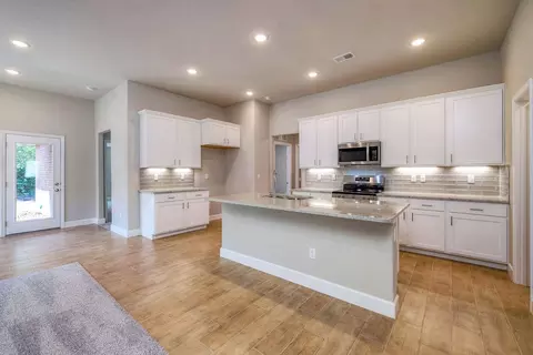 Kitchen - 25490 84th St, Lenexa, KS 66227 photo 7 of 8