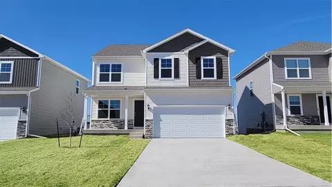 813 Fireside Dr NW, Bondurant, IA 50035