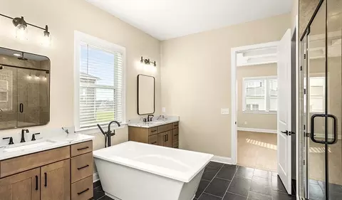 Bath - 1935 Harmony Rd, Spring Hill, TN 37174 photo 3 of 8