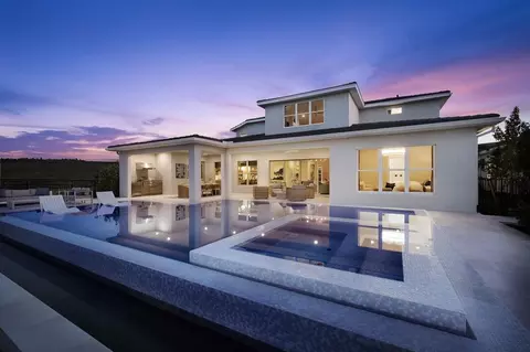 8762 Driftwood Dr, Naples, FL 34114