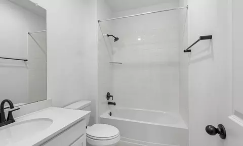 Bath - 16006 Switchgrass Ct, Crosby, TX 77532 photo 2 of 3