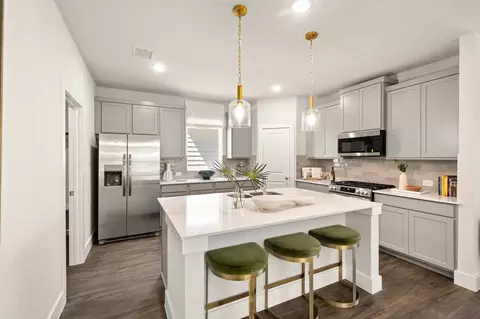 Kitchen - 1612 Casting Rdg, Mesquite, TX 75181 photo 2 of 2