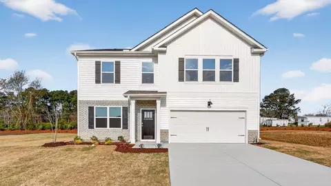 34 Discovery Way, Spring Lake, NC 28390