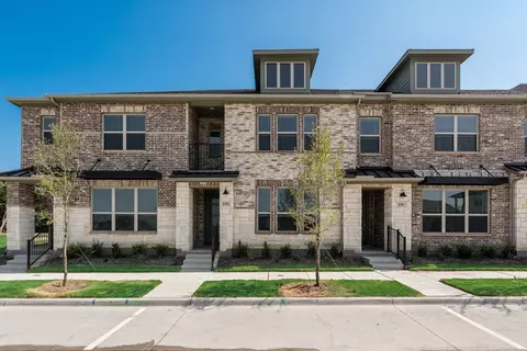 8301 Bayside Dr, Rowlett, TX 75088