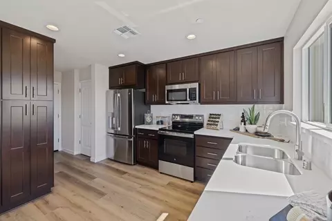 Kitchen - 484 Anthology St, Turlock, CA 95380 photo 3 of 9