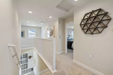 Entry Way - 484 Anthology St, Turlock, CA 95380 photo 4 of 9