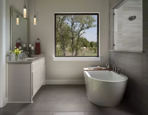 Bath - 17617 Joyce Erna Ln, Pflugerville, TX 78660 photo 2 of 2