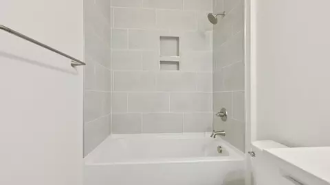 Bath - 870 Old Station Pointe, Angier, NC 27501 photo 4 of 6