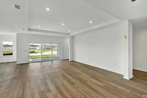 Living - 32 Winterfield Pl, Saint Augustine, FL 32092 photo 2 of 8
