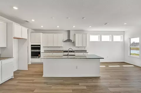 Kitchen - 32 Winterfield Pl, Saint Augustine, FL 32092 photo 2 of 13