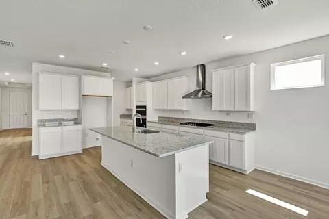 Kitchen - 32 Winterfield Pl, Saint Augustine, FL 32092 photo 3 of 13