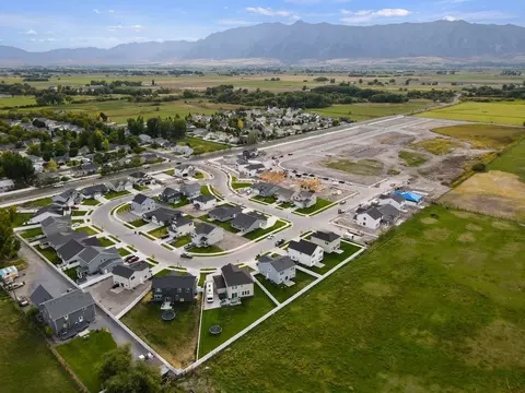 View/Area - 551 S Rivergate Dr, Logan, UT 84321 photo 1 of 11