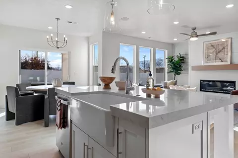 Kitchen - 551 S Rivergate Dr, Logan, UT 84321 photo 4 of 4