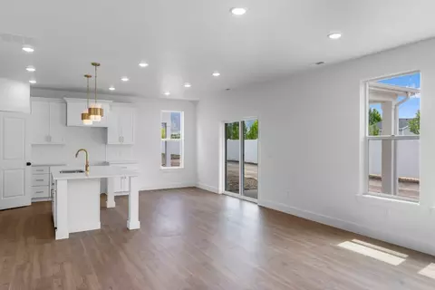 Living - 551 S Rivergate Dr, Logan, UT 84321 photo 2 of 4