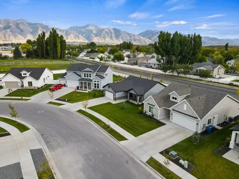 View/Area - 551 S Rivergate Dr, Logan, UT 84321 photo 3 of 11