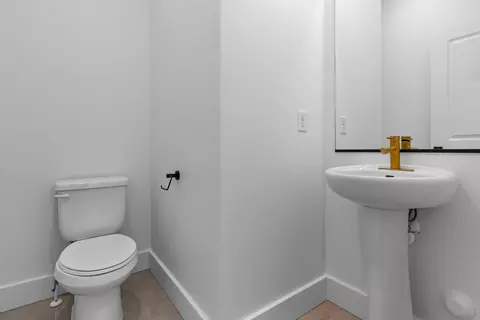 Bath - 551 S Rivergate Dr, Logan, UT 84321 photo 1 of 4