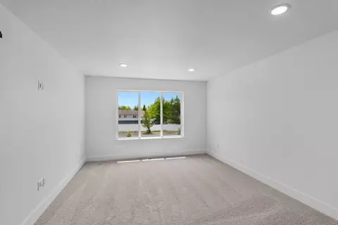 Bedroom - 551 S Rivergate Dr, Logan, UT 84321 photo 4 of 8