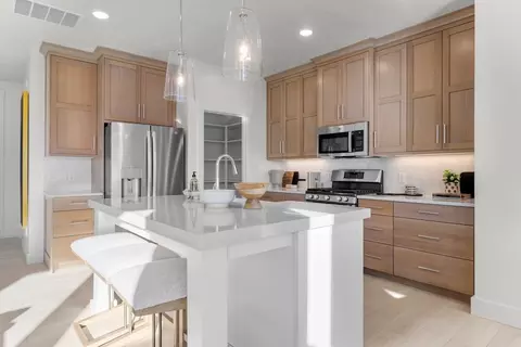 Kitchen - 551 S Rivergate Dr, Logan, UT 84321 photo 2 of 4
