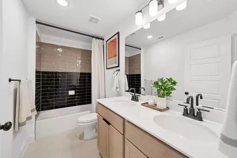 Bath - 2704 Fork Way, Celina, TX 75009 photo 2 of 4