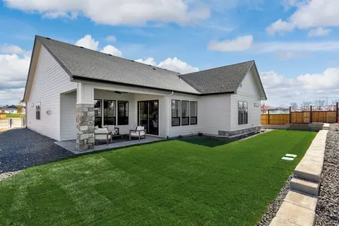 Exterior - 563 N Morehouse Ave, Eagle, ID 83616 photo 4 of 10
