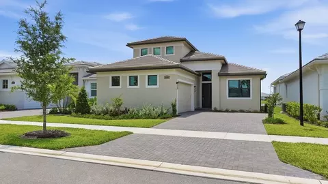 8450 SW Fattori Way, Port Saint Lucie, FL 34987