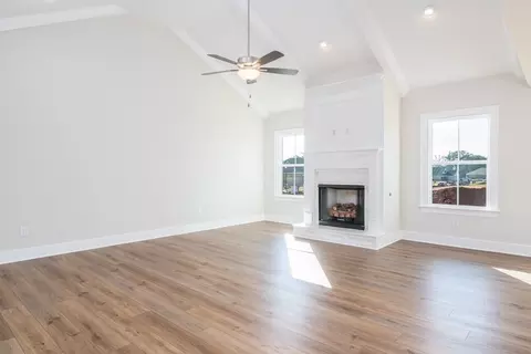 Living - 127 Laurel Branch Dr, Dothan, AL 36305 photo 1 of 5