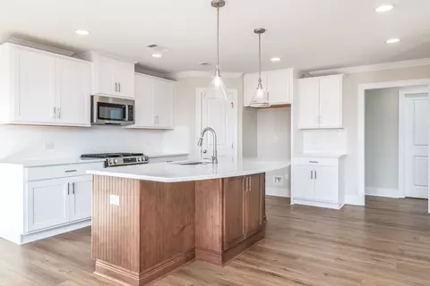 Kitchen - 127 Laurel Branch Dr, Dothan, AL 36305 photo 2 of 5
