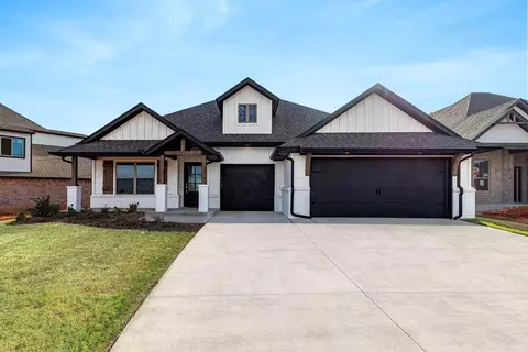 5601 Junipero Dr, Mustang, OK 73064