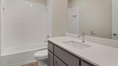 Bath - 1935 Jackson St, Cleburne, TX 76033 photo 3 of 9