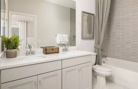 Bath - 6604 W Ebbets Way, Florence, AZ 85132 photo 2 of 6