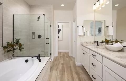 Bath - 6604 W Ebbets Way, Florence, AZ 85132 photo 3 of 6