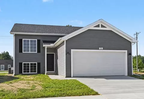 752 St Andrews Dr, Eaton Rapids, MI 48827