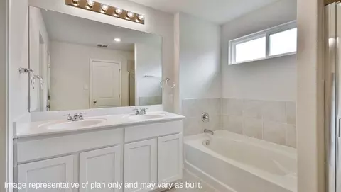 Bath - 12560 Thyme Pass, Converse, TX 78109 photo 1 of 4