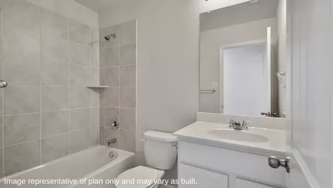 Bath - 12560 Thyme Pass, Converse, TX 78109 photo 2 of 4