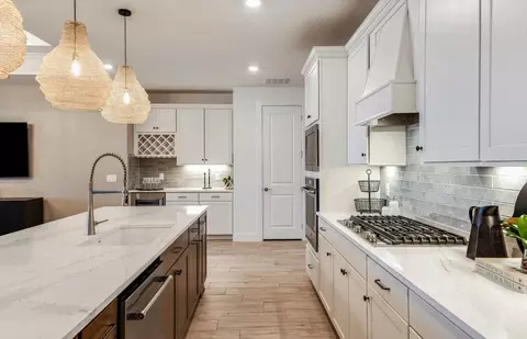 Kitchen - 13716 Sunlight Meadow Dr, Riverview, FL 33578 photo 2 of 4